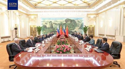 Си Цзиньпин поздравил Владимира Путина со вступлением в должность президента России на пятый срок