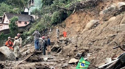 В Бразилии число жертв оползней и паводка возросло до 146 человек