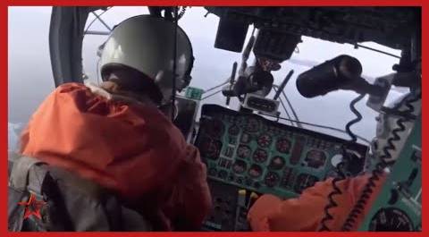 Корреспондент «Звезды» показал, как проходит ледовая разведка палубных вертолетов ТОФ