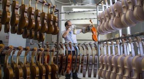 Треть скрипок и виолончелей в мире производят в китайском посёлке Хуанцяо