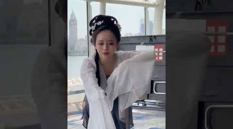 Классический китайский танец в восхитительном исполнении Тянь Ву