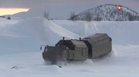 Кадры работы вездеходов ДТ-30 «Витязь» в Арктике