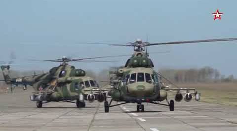 От огромного Ми-26 до ударных «крокодилов»: кадры репетиции Парада Победы в Екатеринбурге