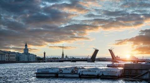 Жара бьет рекорды в Санкт-Петербурге. Температура воздуха достигла больше плюс 33 градусов