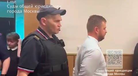Суд отказался заключить под стражу директора компании «Локанкичен» Антона Лозина