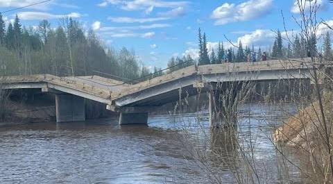 Мост обрушился в Якутии, два села оказались без транспортного сообщения