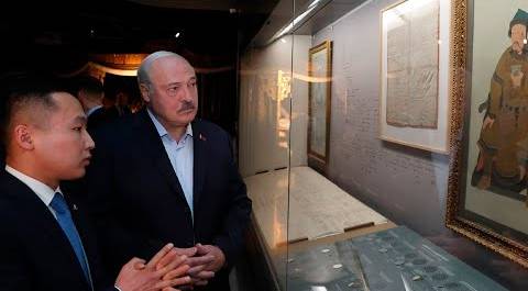 Лукашенко посетил Национальный музей Чингисхана в Монголии