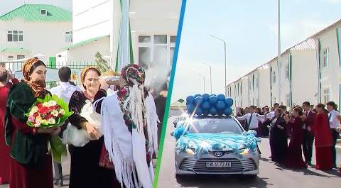 Президент Туркменистана подарил двухэтажные коттеджи 150 семьям из Ашхабада