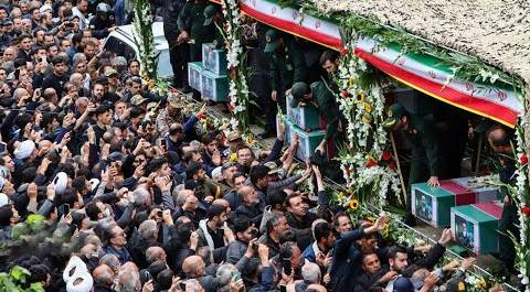 Церемония прощания с Эбрахимом Раиси и погибшими в авиакатастрофе чиновниками состоялась в Тегеране