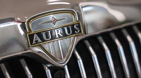 Владимир Путин подарил королю Бахрейна автомобиль Aurus