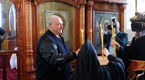 Александр Лукашенко встретил Пасху в Свято-Успенском монастыре в Орше