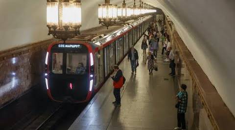 Масштабный сбой в московском метрополитене. На Сокольнической линии поезда не ходили полтара часа