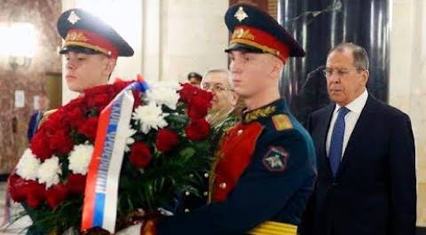 Сергей Лавров возложил венки к мемориальным доскам в здании МИД