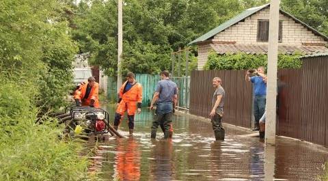 Паводки в ХМАО и Приморье: спасатели каждый день патрулируют территории