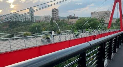 Новый мост соединил два района в Тбилиси