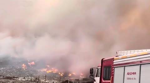 В Новосибирске закончился кислород.  Дым и копоть от пожара на мусорном полигоне окутали город