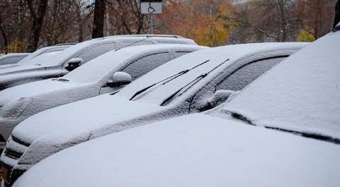 Снегопады и метели обрушились на Москву сегодня утром