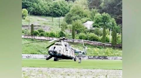 Вертолет премьер-министра Армении Пашиняна совершил экстренную посадку из-за плохих погодных условий