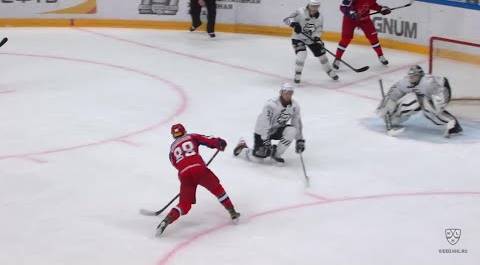Грудинин забивает первый гол в КХЛ / Grudinin scores his first KHL goal