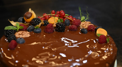 Пирог с творогом, шоколадом и грецкими орехами. Грудинка по рецепту Мао