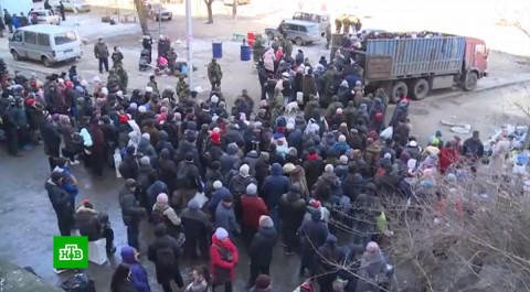 Отчаявшиеся люди пытаются пешком покинуть осажденный город Рубежное