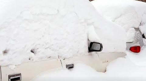 Идем по приборам: автомобиль в ледяном панцире появился на дорогах Красноярска