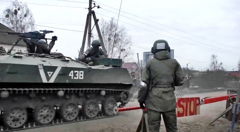 Российские военные отбили у националистов часть промзоны Мариуполя / События