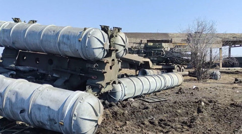 Минобороны показало кадры уничтожения установок ЗРК С-300 ВСУ / События