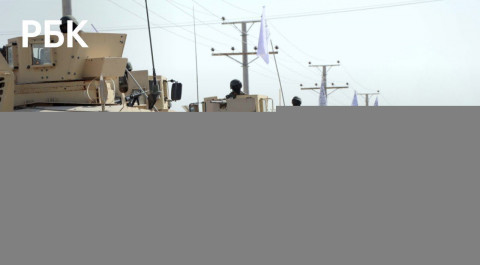 Американские БТР на улицах Кандагара. Талибы провели парад трофейной военной техники