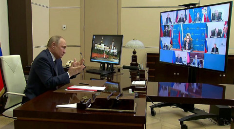 Президент с постоянными членами Совбеза РФ обсудил...действие угрозам внутренней безопасности страны