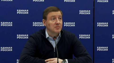 Андрей Турчак призвал как можно скорее доставить учебники истории в освобожденные районы Донбасса