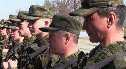 Каждый день российские военнослужащие встают на защиту мирных жителей