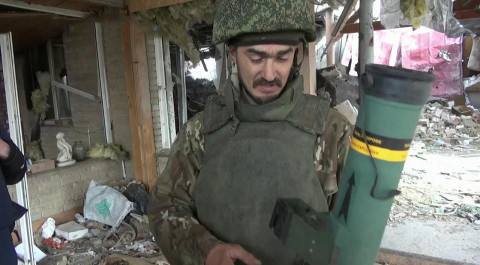 Силы ДНР освобождают пригород Донецка, где окопались украинские националисты