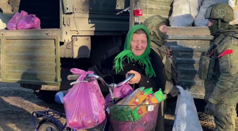 Российские военные доставили очередную партию гуманитарной помощи в Черниговскую область